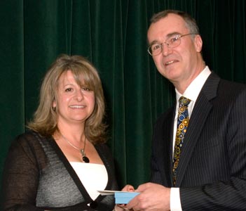 Robin Richards (right) presents the George Armstrong-Peters Prize to Cindi Morshead (Anatomy)